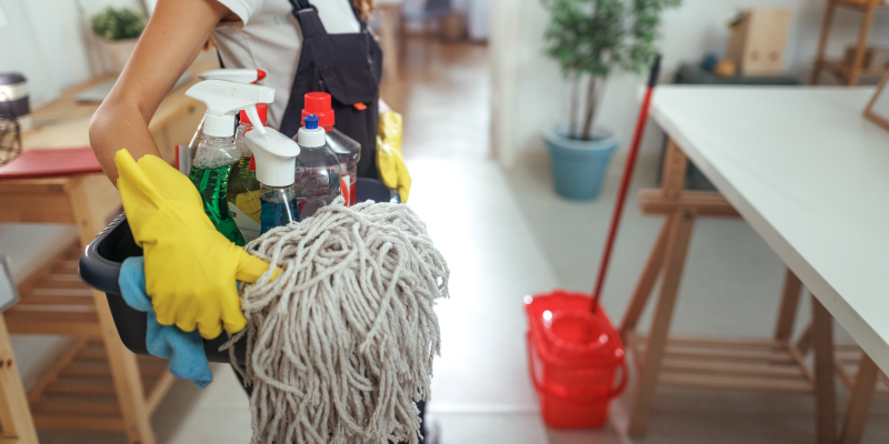 3 Reasons to Hire a Weekly Cleaning Service